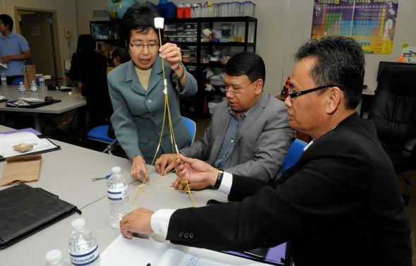 Photo of MonarchTeach visit by delegates from 泰国